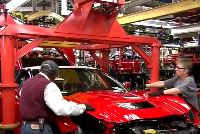  Watch The C7 Corvette Stingray Get Built / VIDEO