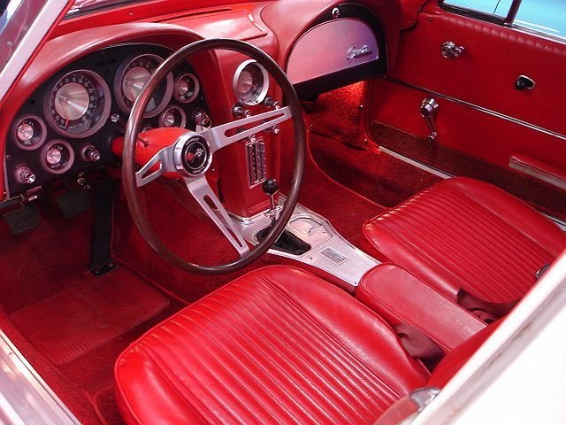 corvette-interior-drivers-side