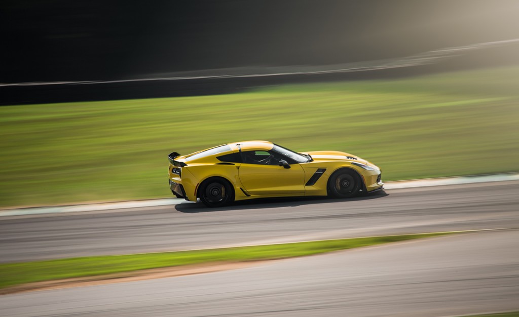 chevrolet-corvette-z06-at-lightning-lap-2015-feature-car-and-driver-photo-662589-s-original
