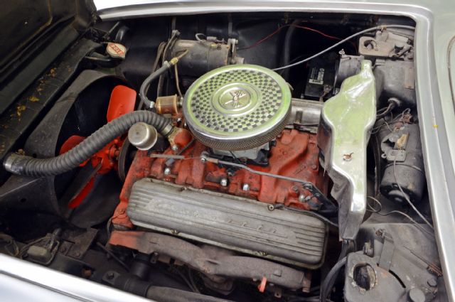 1960-chevrolet-corvette-engine-view